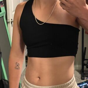 Women’s large black crop